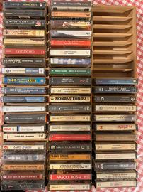 52 cassette musica + portacassette
