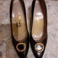 Scarpe con tacco basso