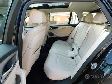 BMW 530d xDrive Touring INDIVIDUAL Pelle-Tetto-HUp