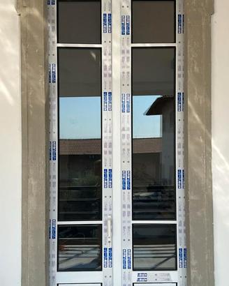 Bellissime porte-finestre doppie nuove