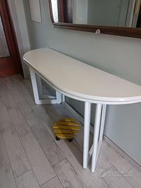 Tavolo pieghevole salvaspazio