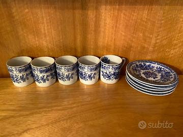 Tazzine ceramica con piattini e ciotole