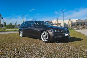 BMW 530 XDrive Luxury 01/2017 gancio traino