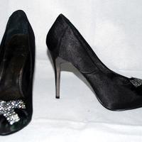Scarpe nere mis 39 tacco a spillo e decorazione