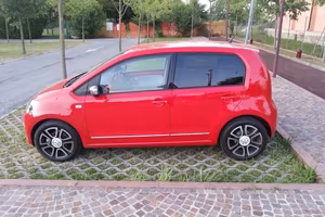Volkswagen High Up rossa