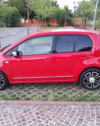 Volkswagen High Up rossa