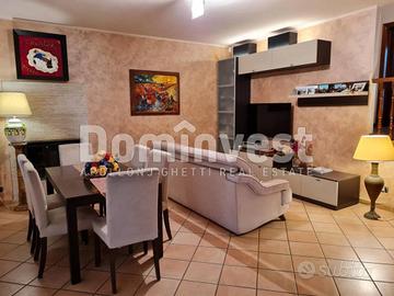 Villa di 500 m² con più di 5 locali e box auto a C