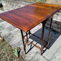 Tavolo da gioco in legno di noce 