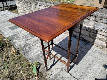 Tavolo da gioco in legno di noce 