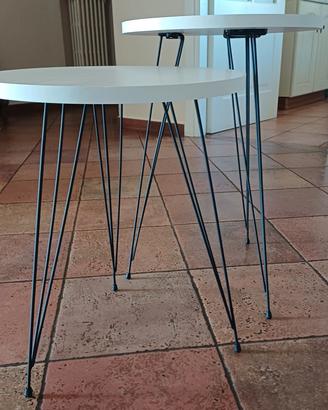 set di 2 tavolini tondi e bianchi