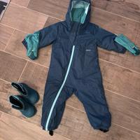 Tuta da sci, guanti e scarponcini