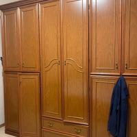 Armadio e comò per camera da letto