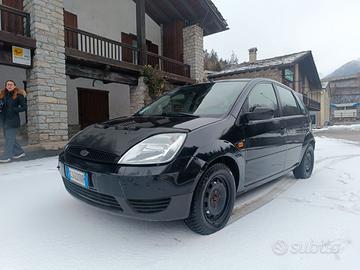 Ford Fiesta 1.2 16V 5P 75CV