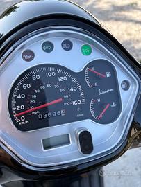 Piaggio Vespa 300 GTS