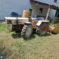 Trattore agricolo