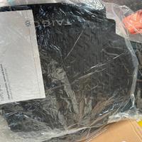 2 Set di tappetini auto e vasca baule