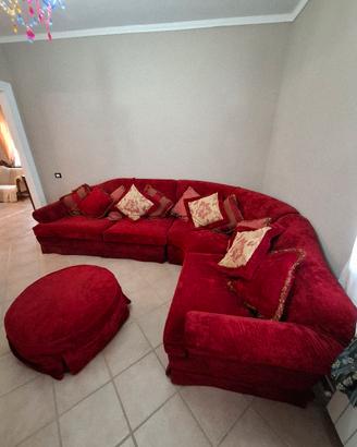divano angolare con pouf