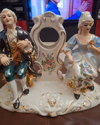Gruppo figurativo - pezzo d'antiquariato 