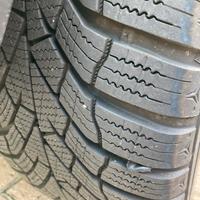 Set di gomme invernali 205/45/R17