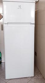 FRIGO ''ELECTROLUX.''CON CONGELATORE