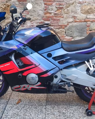 HONDA CBR 600 F2