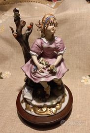 Figura  porcellana dipinta Capodimonte Sartori