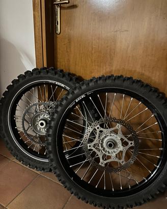 Cerchi yz fantic mousse
