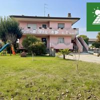 Luminoso appartamento tricamere in bifamiliare ...