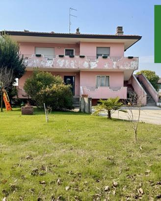 Luminoso appartamento tricamere in bifamiliare ...