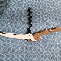 Cavatappi, apribottiglie e coltellino 