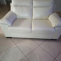 Divani 3 e 2 posti in pelle bianca
