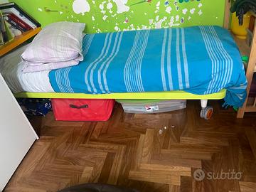 Letto bambini con ruote + mensole (no Ikea)