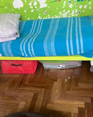 Letto bambini con ruote + mensole (no Ikea)
