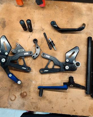 Yamaha R1 2015-2019 pedane + semimanubriu