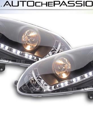 Gruppi ottici anteriori Real DAYLINE neri per VW G