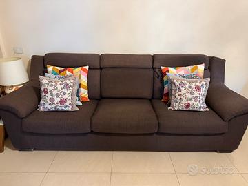 Divano da salotto/ufficio color marrone