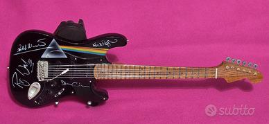 Modellino di chitarra ispirato ai Pink Floyd