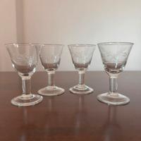 Set di 4 bicchierini da liquore vintage