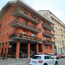 Appartamento di 130 m² con 2 locali e box auto dop