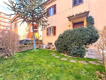 Appartamento con giardino e taverna