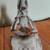 Statuina e ciotole sarde di Emilia Palomba 