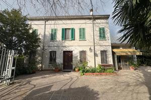 VILLA SINGOLA A SUZZARA