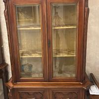 Credenza classica in legno noce