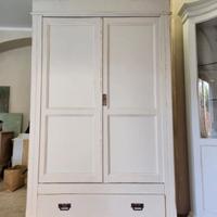 Armadio shabby chic