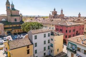 TERRATETTO IN PIENO CENTRO CON AUTORIMESSA
