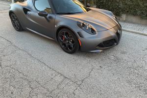 Alfa Romeo 4C Competizione 