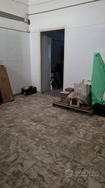 N. 2 locali commerciali (cat. C1)