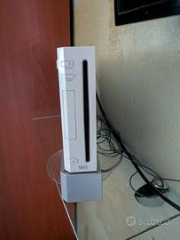 Nintendo Wii Bianca + 2 Telecomandi +Mario Party 9