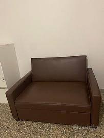🛋️ DUE DIVANI LETTO IN SIMILPELLE – COME NUOVI –