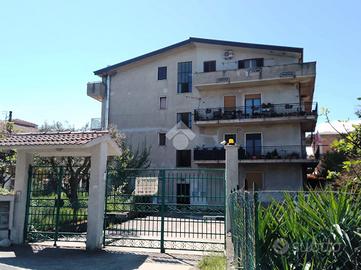 2 LOCALI A MARANO MARCHESATO